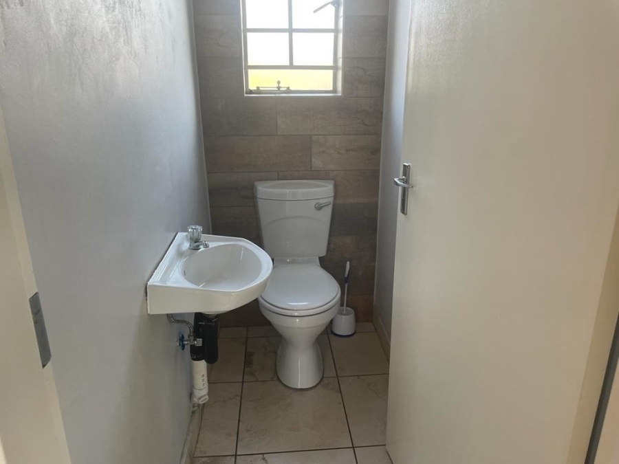 2 Bedroom Property for Sale in Waterkloof North West